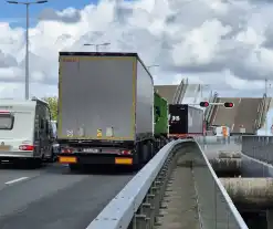 Máximabrug afgesloten wegens defect, verkeer tijdelijk gestrand