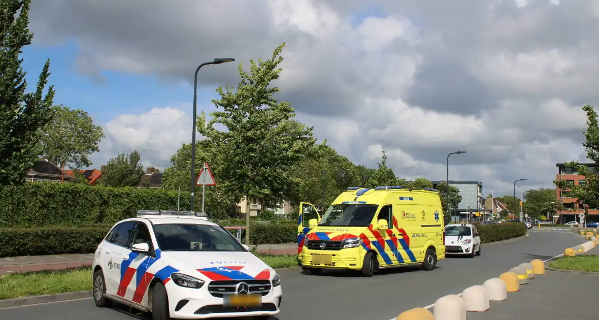 Fietser geschept door auto met barst in ruit als gevolg - Foto 4