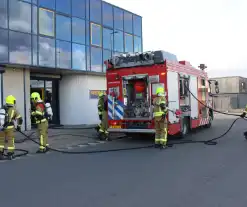 Brandweer oefent bij afvalverwerker