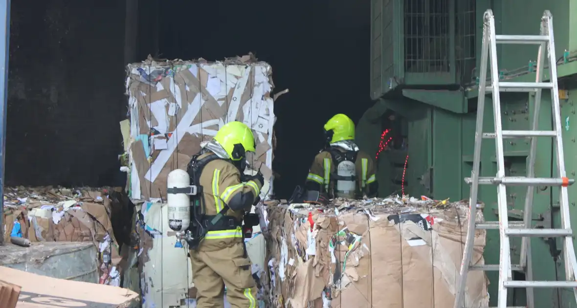 Brandweer oefent bij afvalverwerker - Foto 3