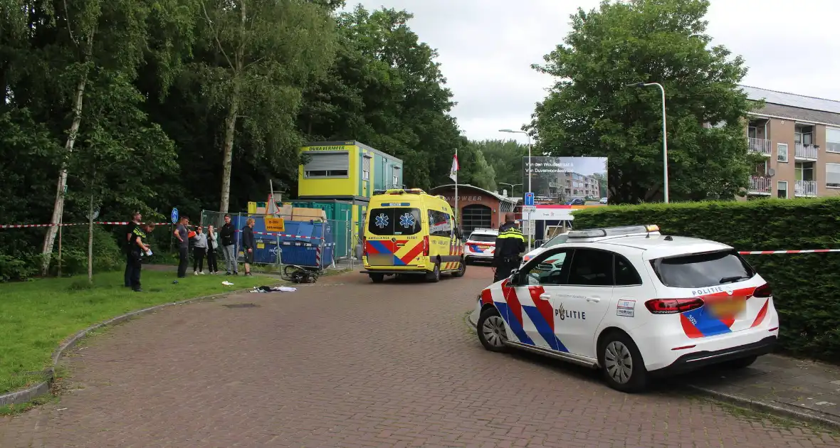 Persoon hard ten val na aanrijding met bestelbus - Foto 1