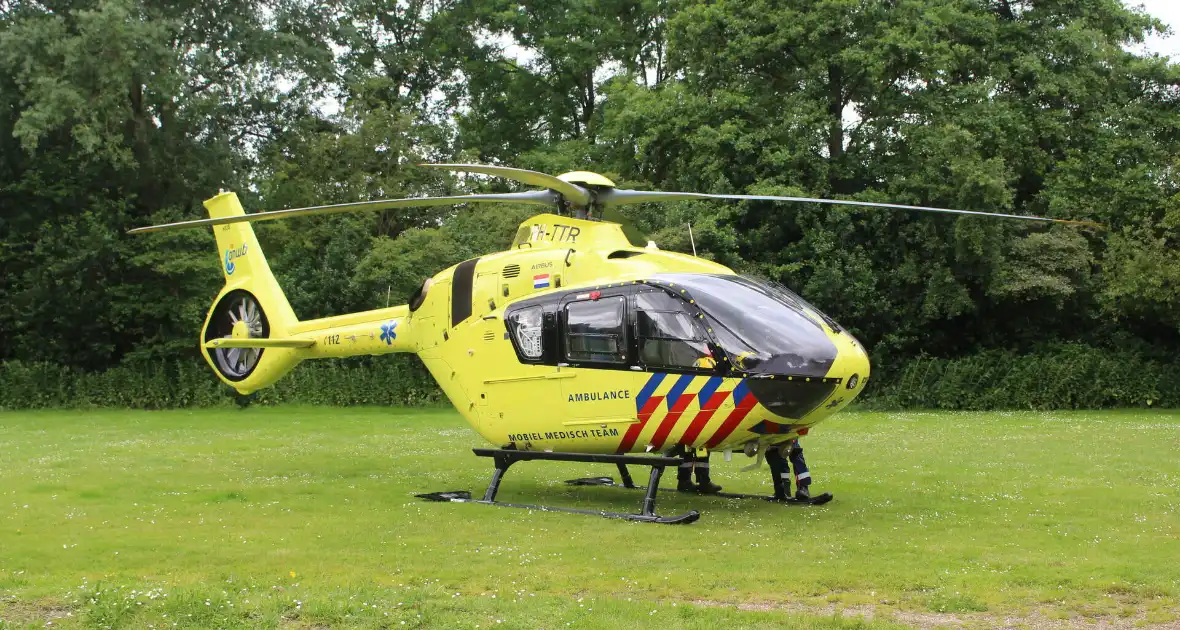 Persoon hard ten val na aanrijding met bestelbus - Foto 4