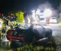 Cabriolet gaat in vlammen op