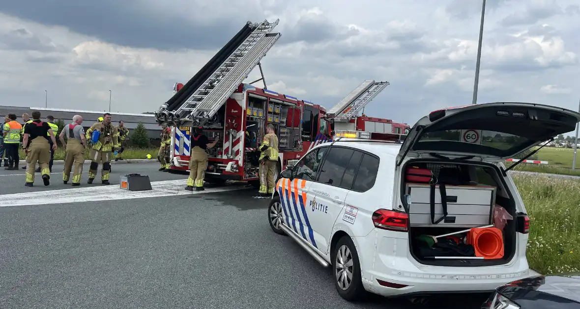 Auto te water na frontale aanrijding met vrachtwagen