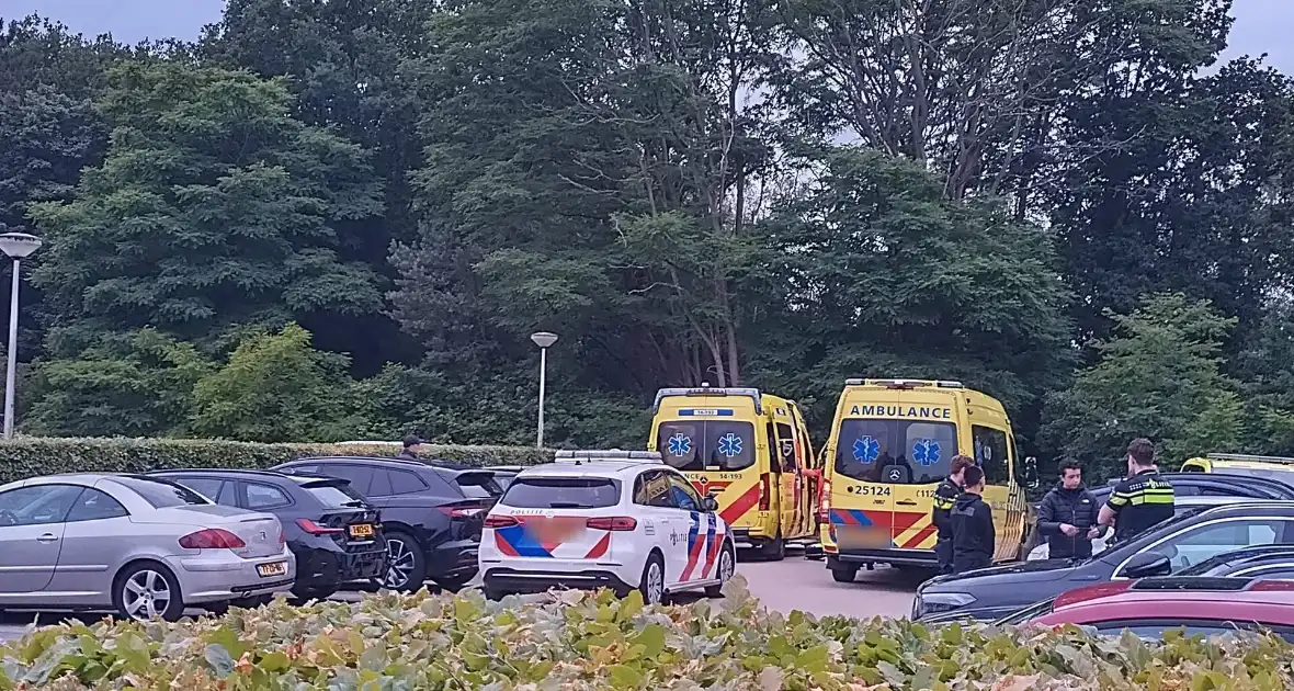 Traumahelikopter ingezet op parkeerplaats bij sportcentrum