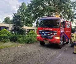 Brandweer verricht metingen na afgaan koolmonoxide melder