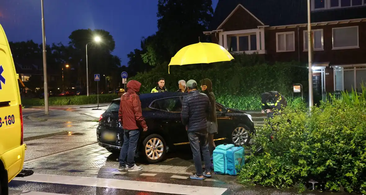 Fietser en automobilist botsen - Foto 3