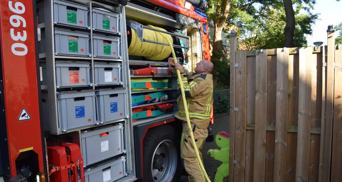 Steekvlam uit barbecue zet boom in brand - Foto 3