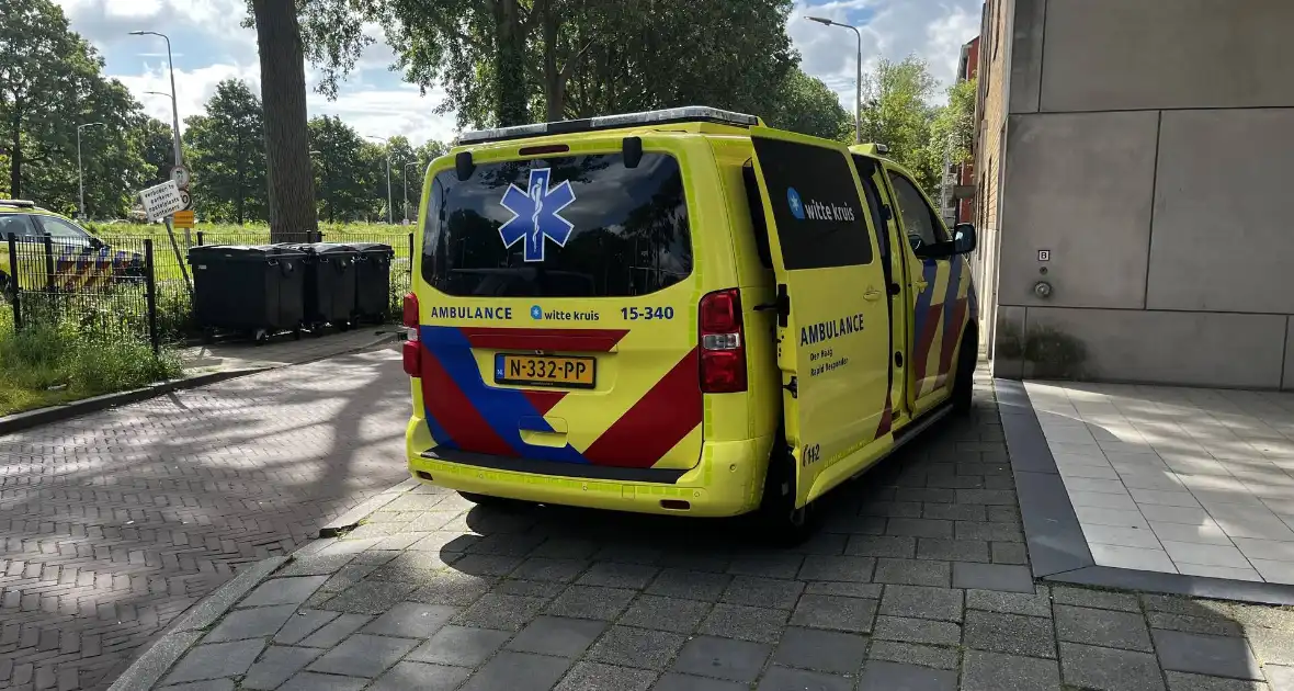 Veel hulpdiensten aanwezig voor vermoedelijke gaslek Vermeertoren - Foto 1