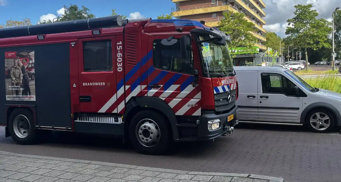 Veel hulpdiensten aanwezig voor vermoedelijke gaslek Vermeertoren - Foto 2