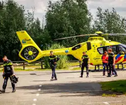 Traumahelikopter aanwezig voor noodsituatie in woning