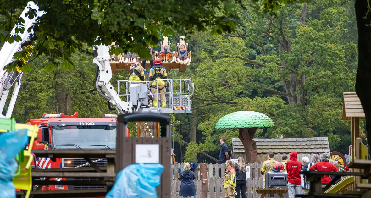 Kinderen gered uit attractie Speelpark Oud Valkeveen - Foto 1