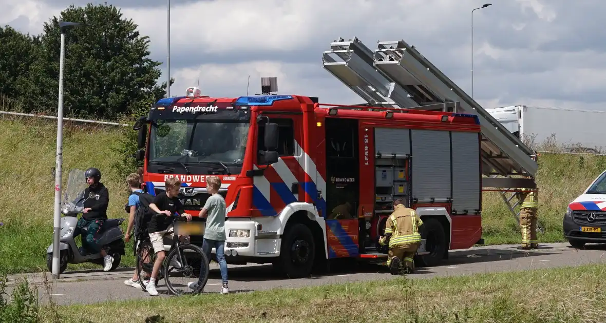 Brandweer doorzoekt sloot na aantreffen kinderfiets - Foto 2