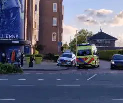 Scooterrijder ten val na botsing met auto