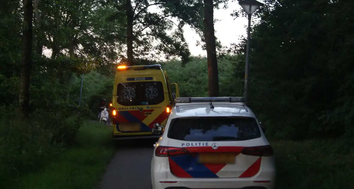 Frontale botsing tussen twee scooters - Foto 1