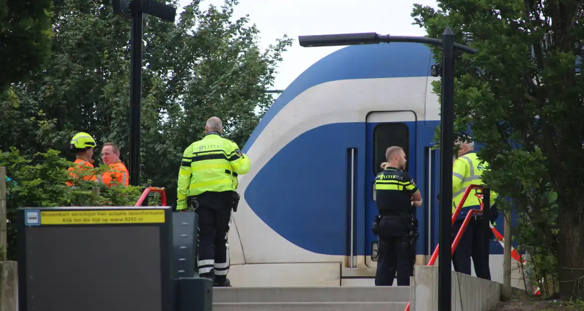 Persoon zwaargewond bij aanrijding met trein - Foto 1