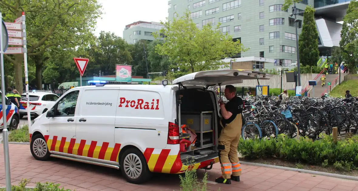 Persoon zwaargewond bij aanrijding met trein - Foto 6