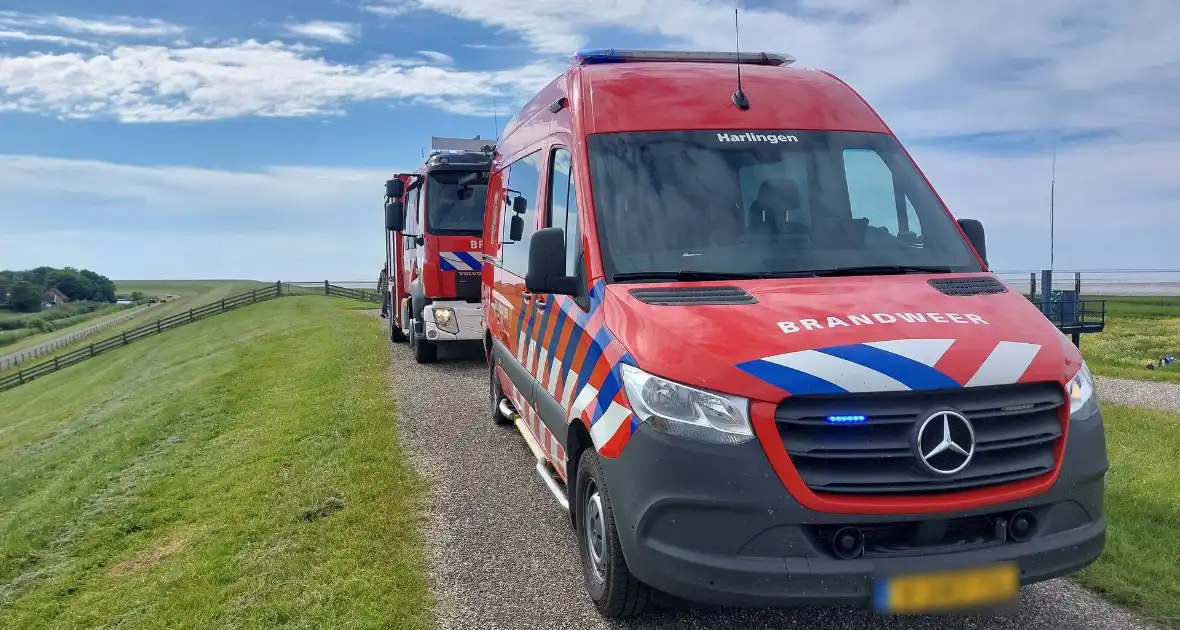 Brandweer redt persoon uit drijfzand - Foto 2