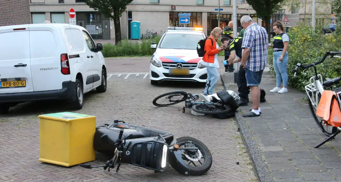 Fietser gewond bij aanrijding met bezorgscooter