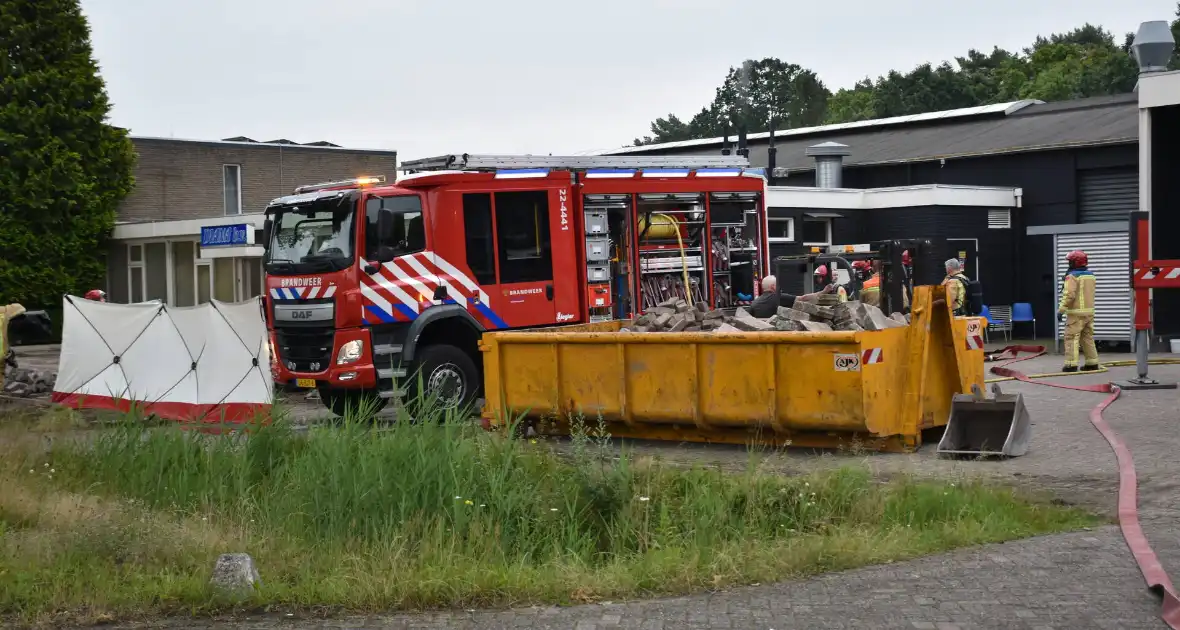 Gewonde bij brand in bedrijfshal - Foto 2