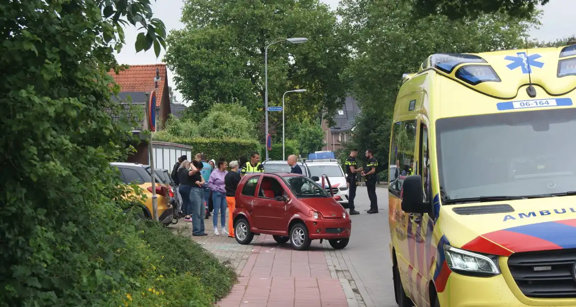 Schade en gewonden bij ongeval met brommobiel - Foto 4