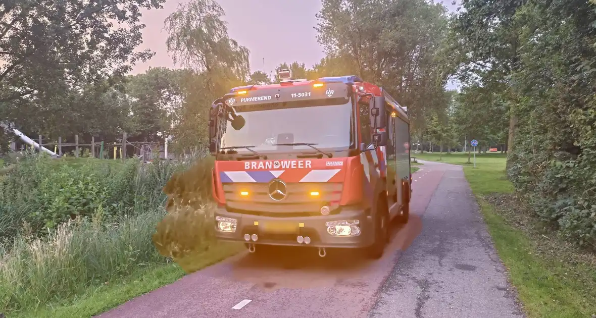 Veel hulpdiensten aanwezig voor incident op fietsbad bij zwembad - Foto 1