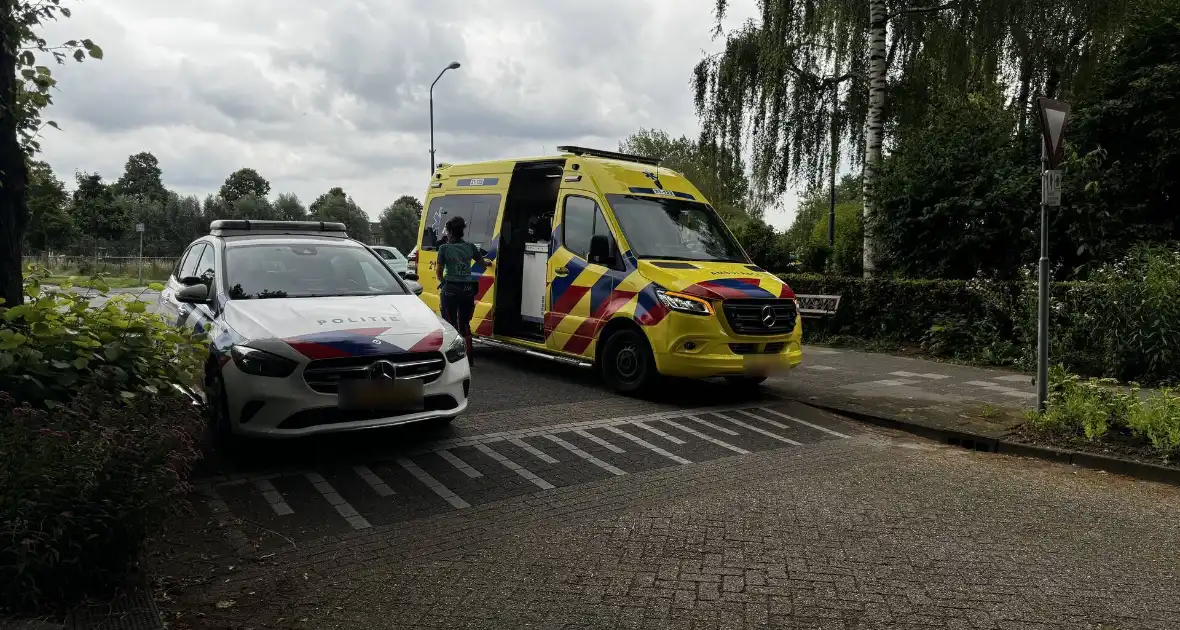 Vrouw op driewiel fiets hard ten val - Foto 2