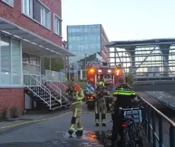 Flatgebouw ontruimd door brand in woning