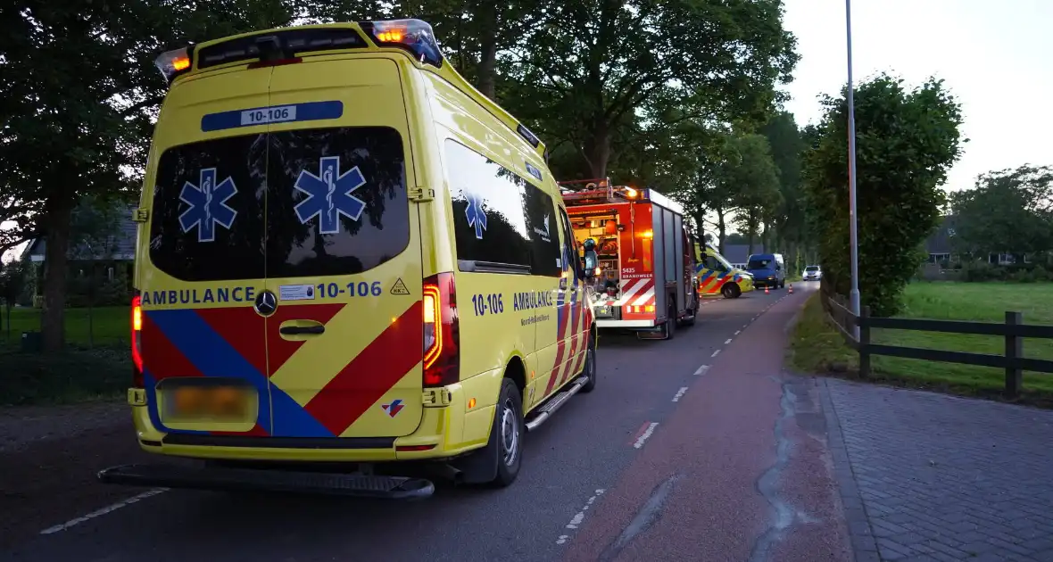 Auto crasht met hoge snelheid en belandt in sloot - Foto 3