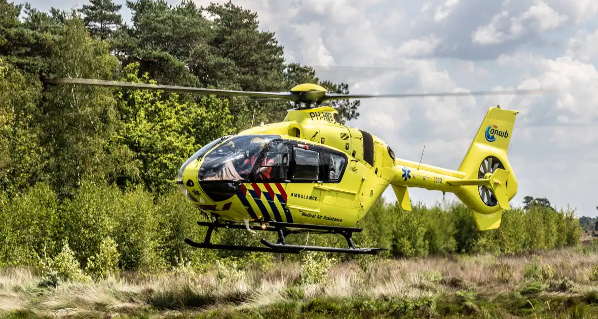 Traumahelikopter landt midden in natuurgebied - Foto 6