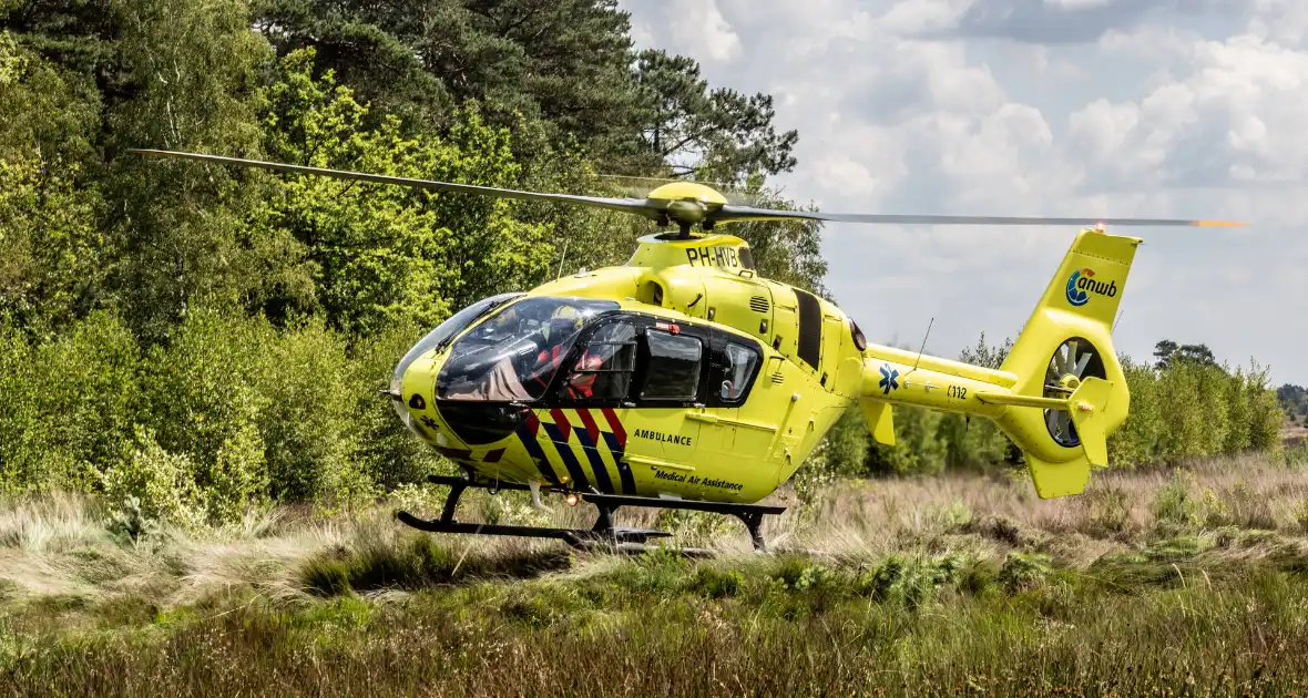 Traumahelikopter landt midden in natuurgebied - Foto 7