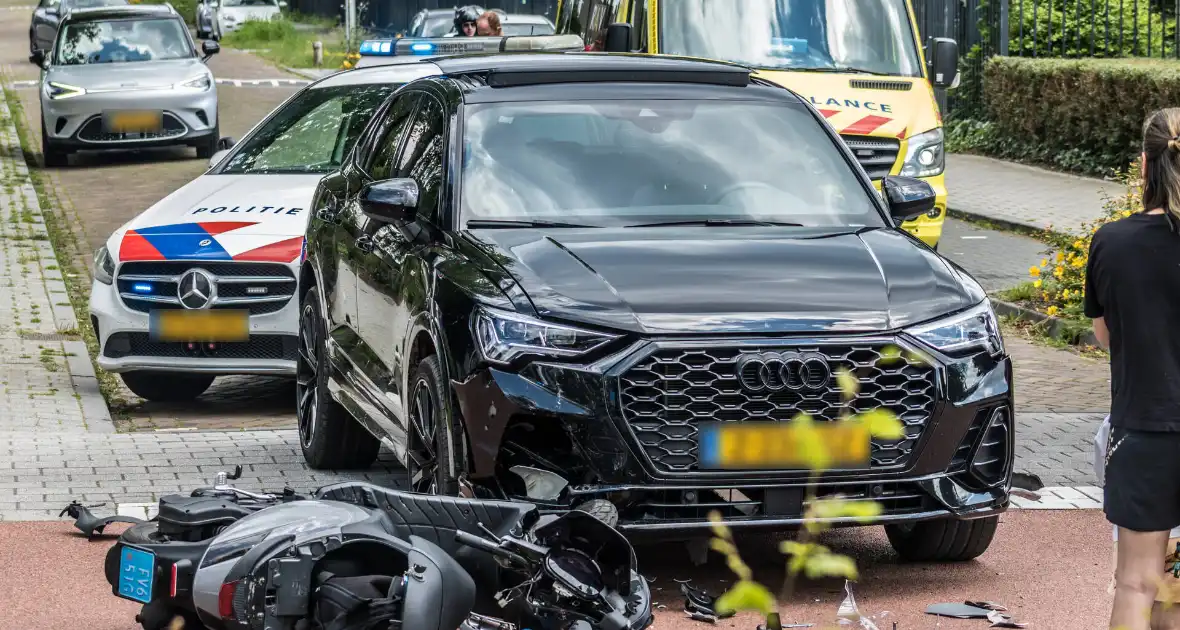 Flinke schade scooter na harde val kruising