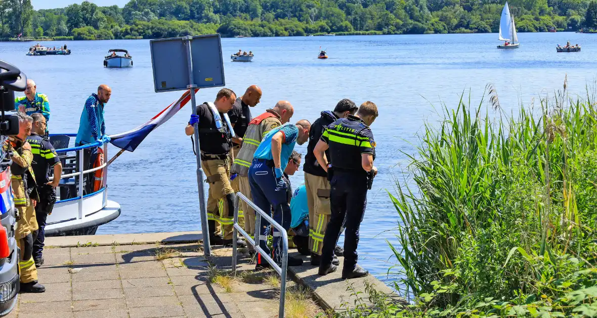 Veel hulpdiensten aanwezig voor persoon te water, duikers aanwezig