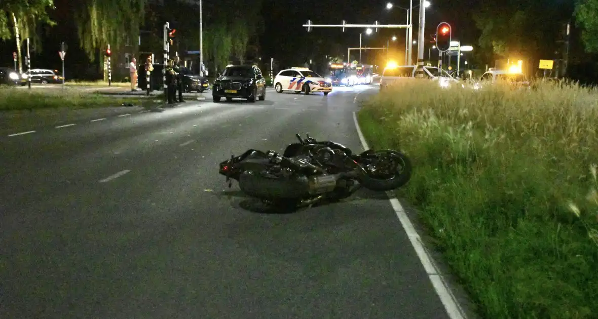 Motorrijder zwaargewond na ongeval met auto - Foto 6