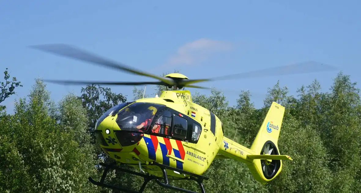 Traumahelikopter landt voor noodsituatie in Donckse velden - Foto 5