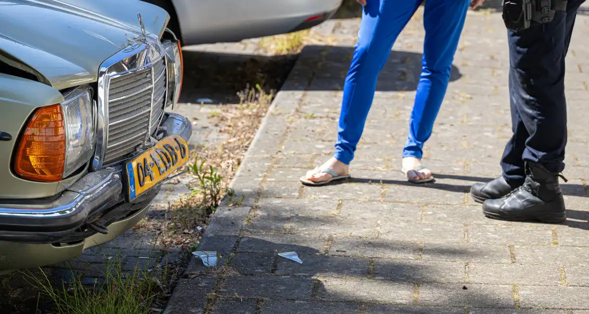 Automobilist rijdt tegen buurthuis - Foto 4