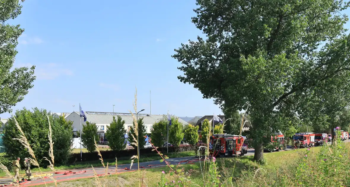 Zeer grote brand veroorzaakt veel rookontwikkeling - Foto 1