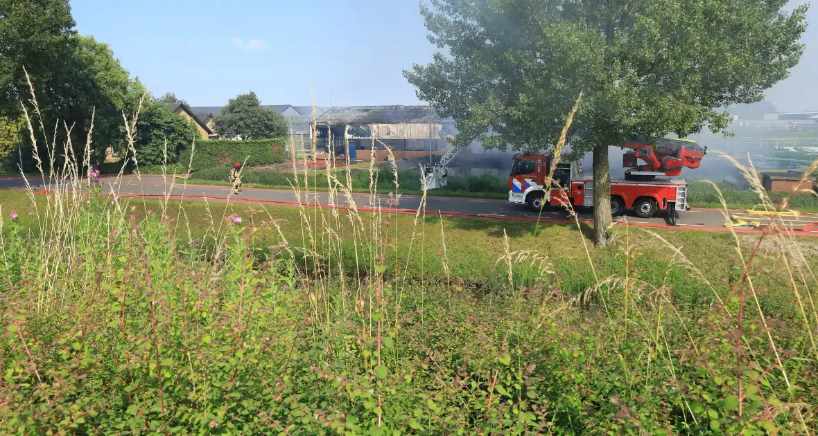 Zeer grote brand veroorzaakt veel rookontwikkeling - Foto 6