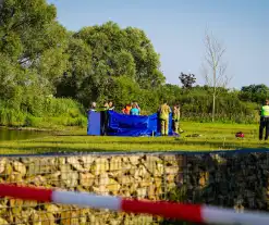 Omstander schiet drenkeling te hulp