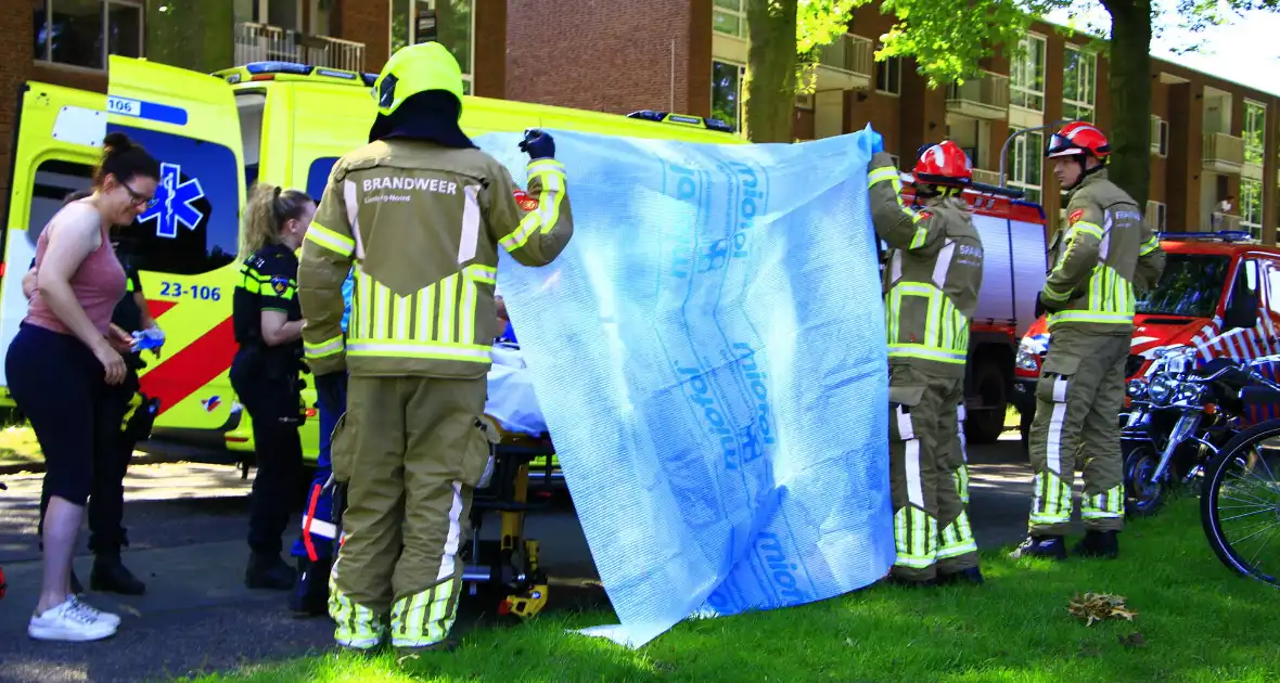 Wielrenner meegesleurd na botsing met auto - Foto 2