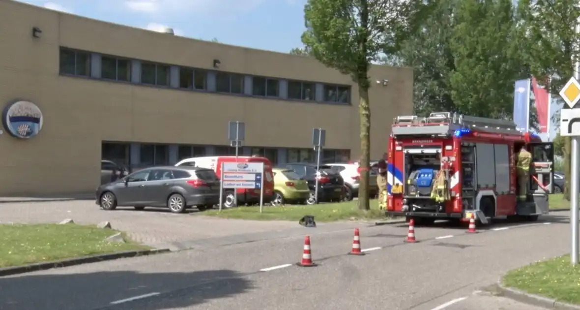 Brandweer controleert rookontwikkeling bij popcornfabriek - Foto 3