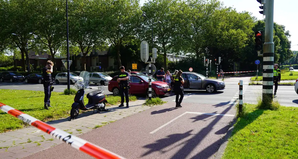 Scooterrijder gewond bij aanrijding op oversteekplaats