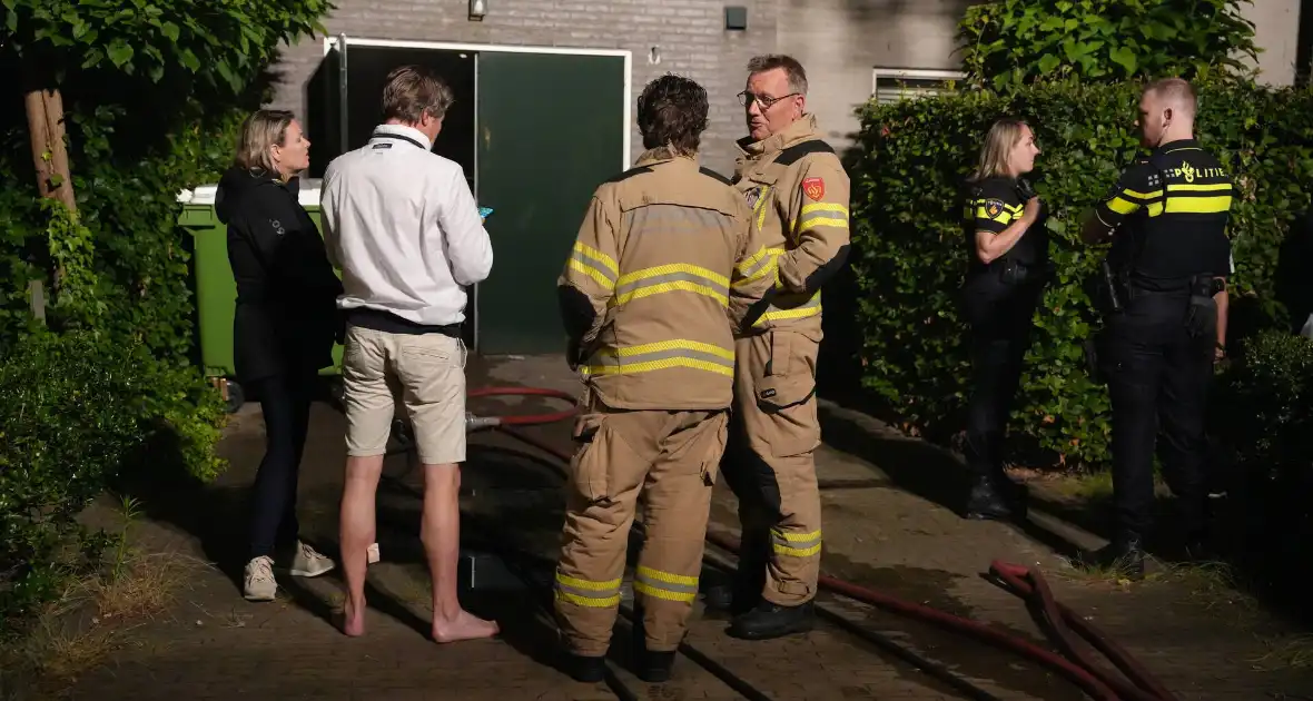 Nachtelijke brand in schuur naast woning - Foto 1