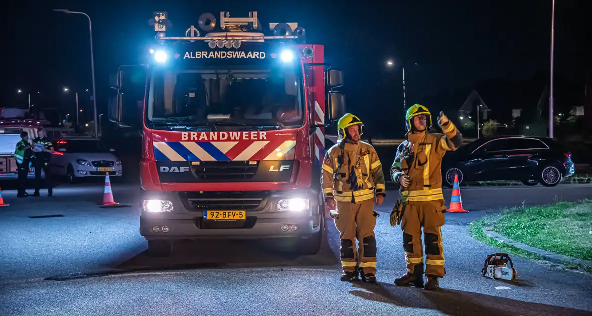 Flinke rookontwikkeling bij brand in garagebedrijf - Foto 5