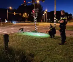 Politiehond Appie vind door omstander verloren armband terug