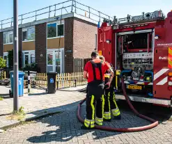 Vergeten gasflessen op het dak blazen af in verband met hitte