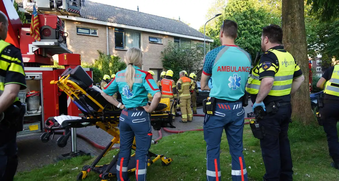 Brandweer forceert deur om brand te blussen - Foto 4