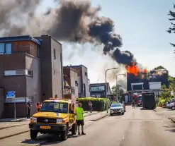 Uitslaande brand zorgt voor flinke rookontwikkeling