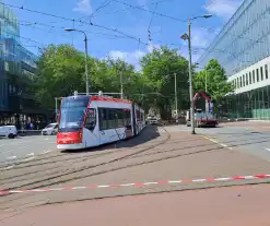 Bovenleiding tram kapot gereden door vrachtwagen