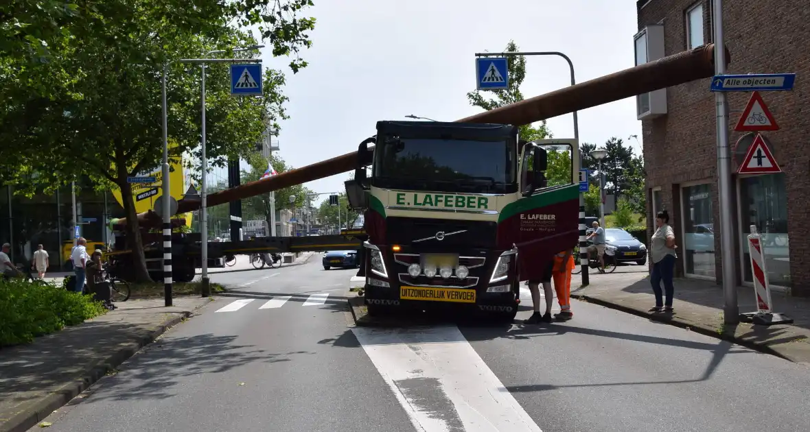 Convoi exceptionel blokkeerd weg - Foto 4